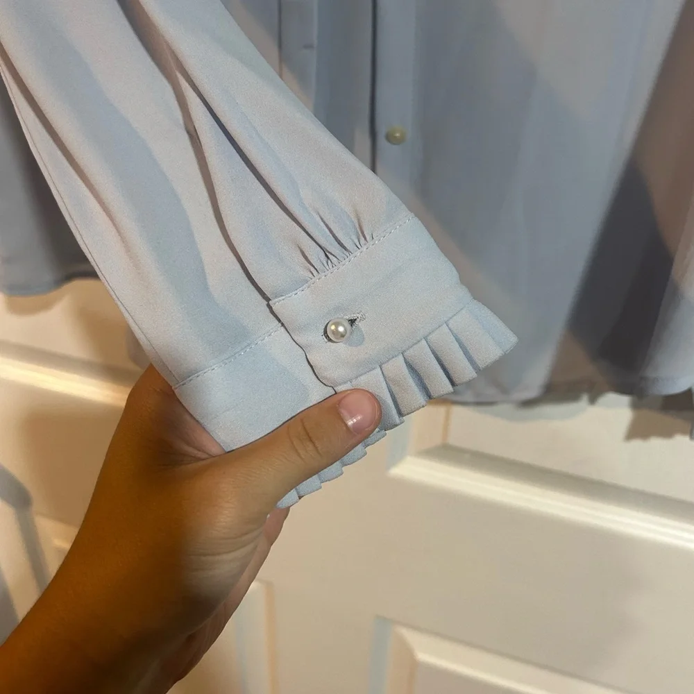 LOFT Women’s Baby blue Button Up long sleeve shirt - Picture 3 of 5